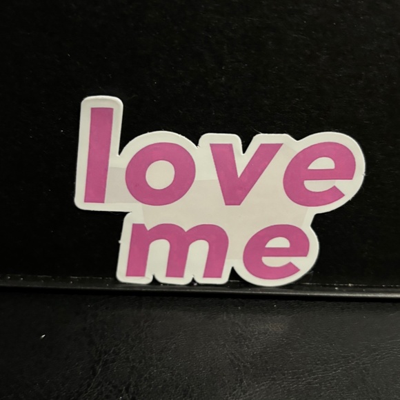 LOVE ME STICKER - Picture 1 of 1